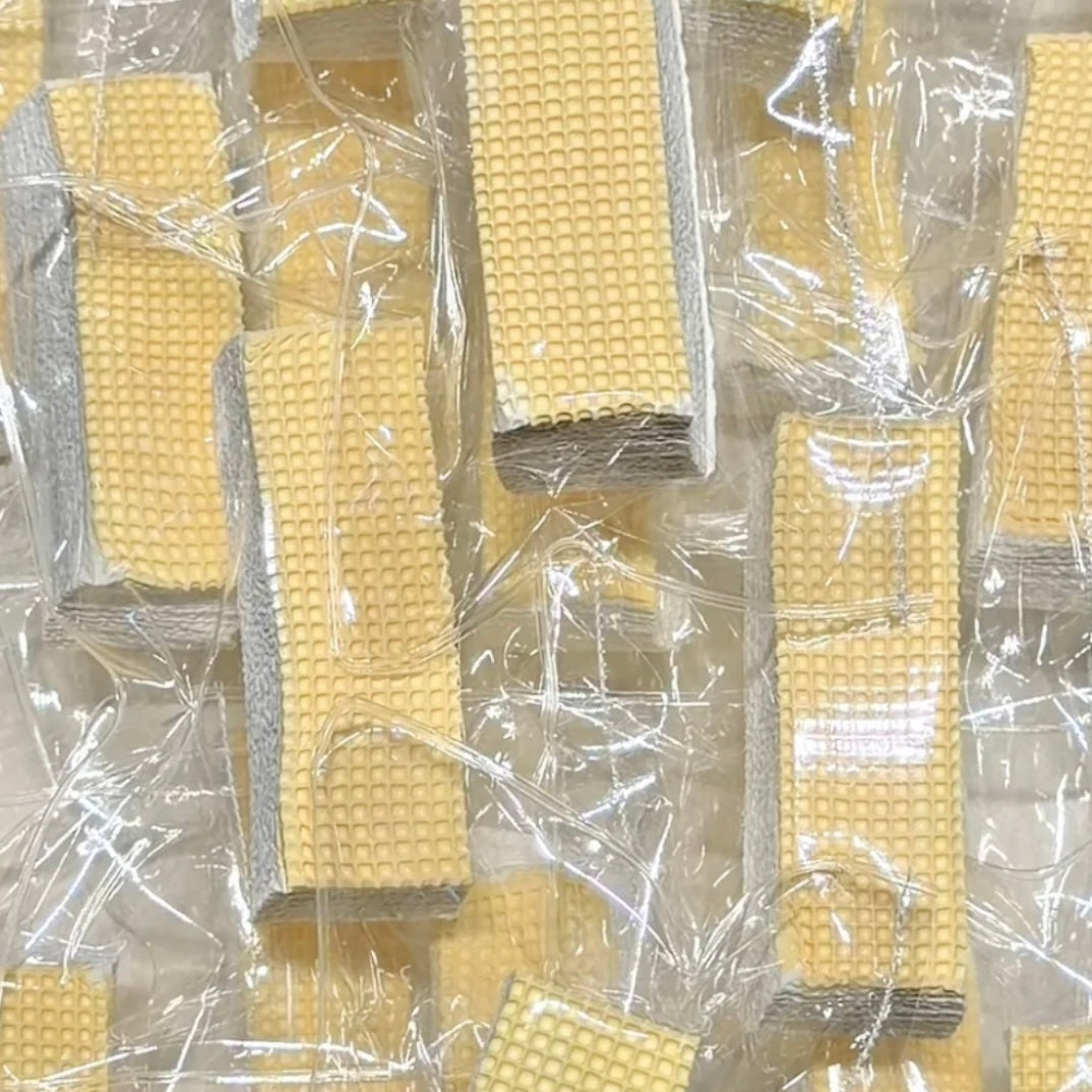 Creamy Clay-Texture Soy Milk Wafer Bar Taba Squishy Toy (105g) - Charming Cheese