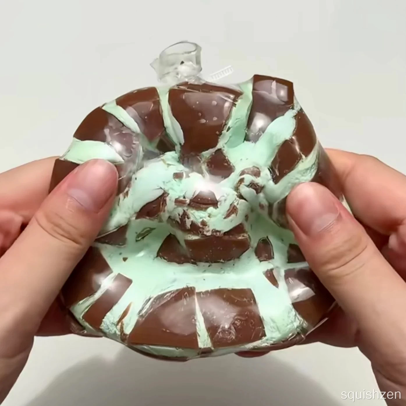 Wax Crispy Shell Mint Chocolate Stress Relief Handmade Ball