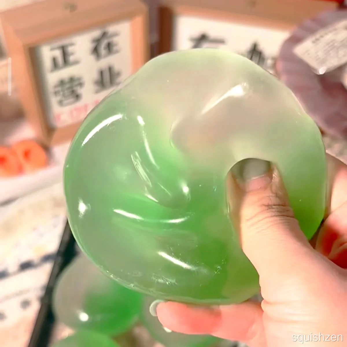 Green /Blue /Pink Dual-color Filling Coconut Oil Malleable Handmade Stress Ball