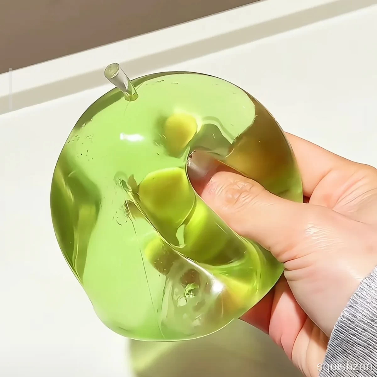 Formable Crystal Red /Green /Blue Creamy Texture Big Apple 🍎 Vaseline Stress Ball (7.5cm)